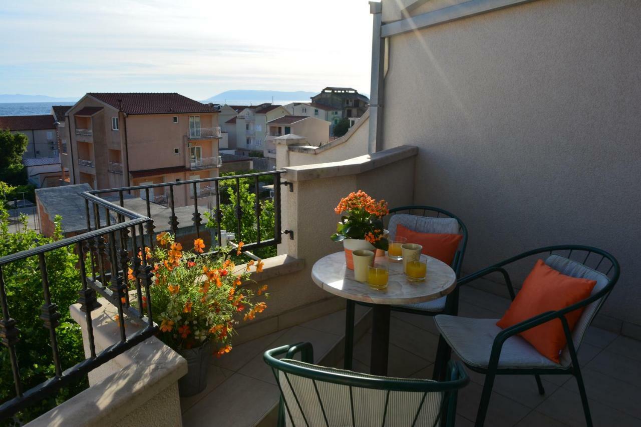 Apartments Villa Lili Tučepi Exterior foto